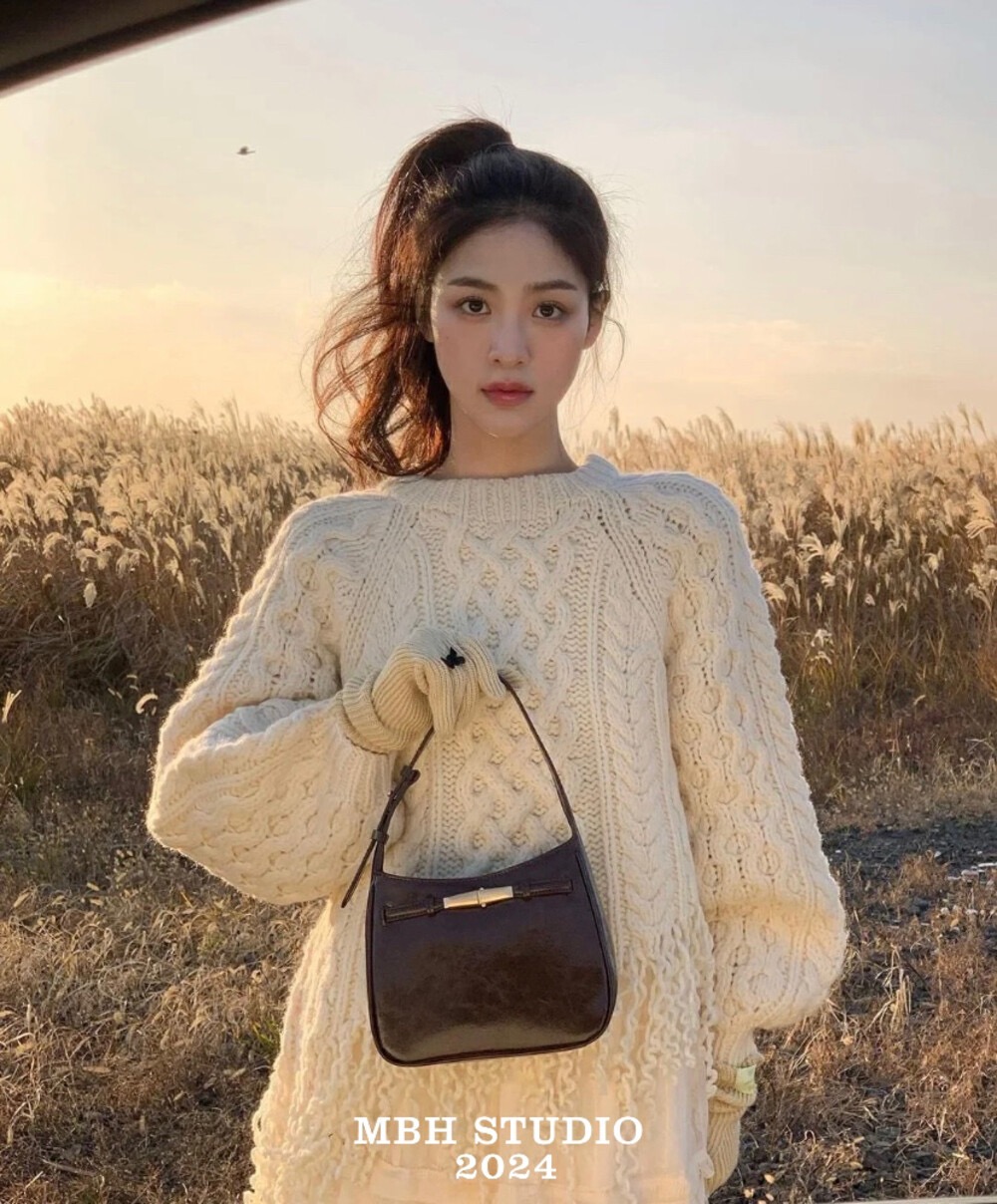 MBH Minimalist Full-Grain Leather Versatile Shoulder Bag with Strap