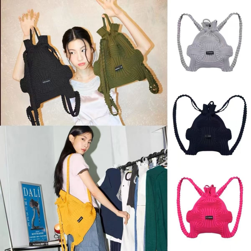 Korean Woven Pleated Drawstring Backpack Large Capacity Knit Bucket Bag Handheld Butterfly Backpack Versatile Women