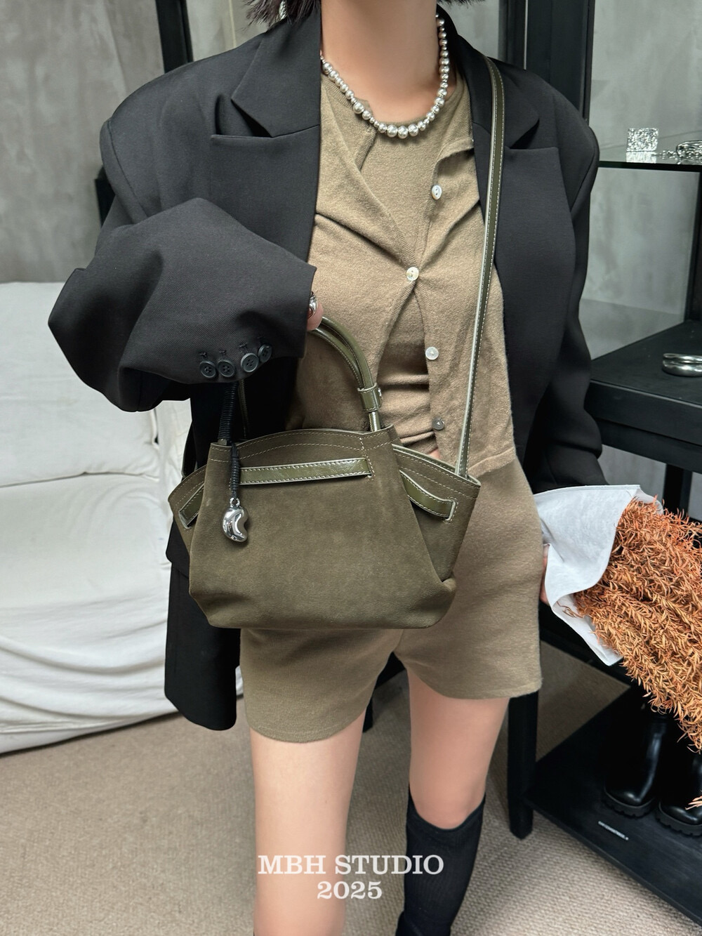 MBH Niche Design Matte Leather Basket Bag Vintage Large Capacity Dumpling Crossbody Handbag with Shoulder Strap