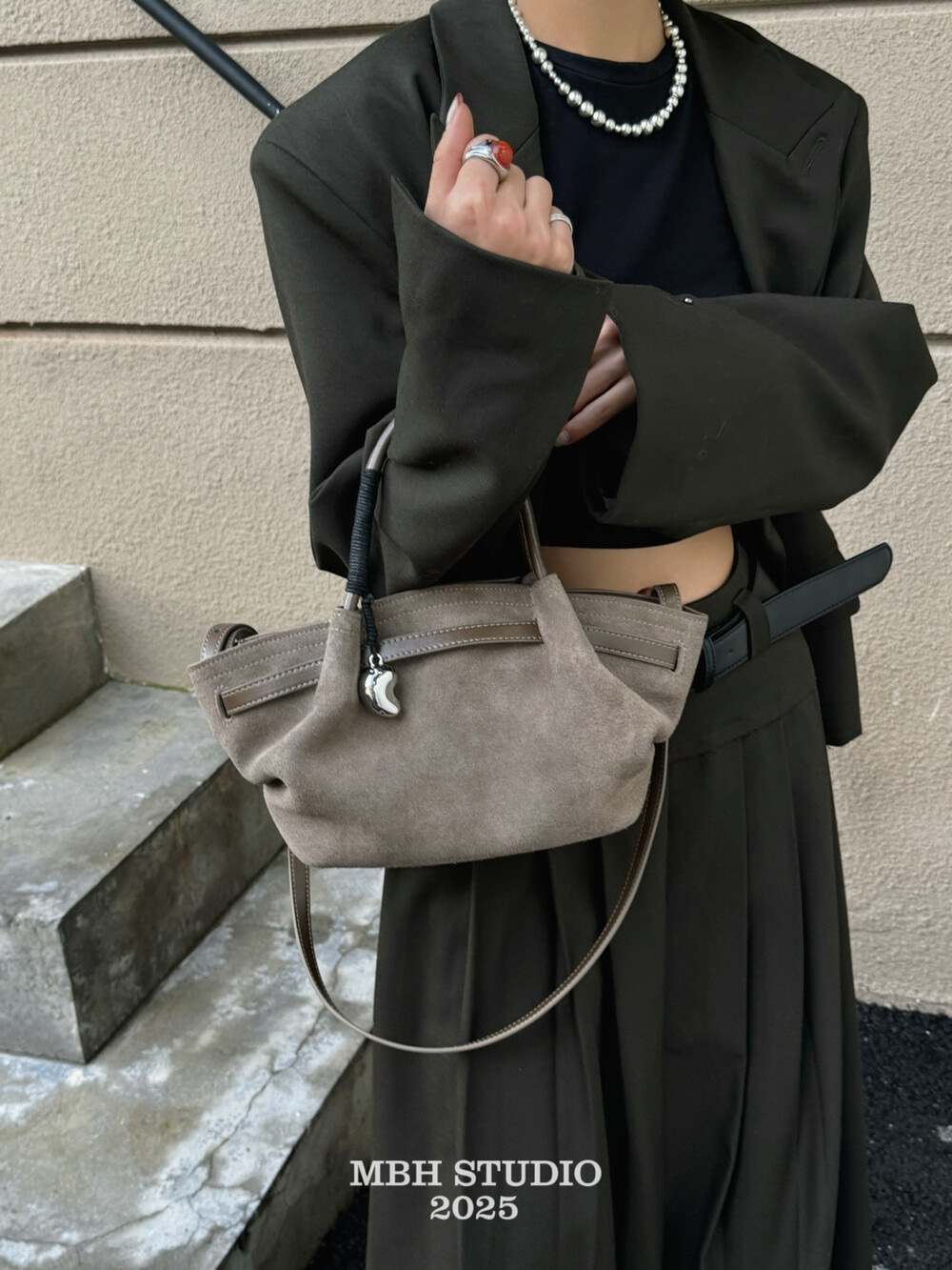 MBH Niche Design Matte Leather Basket Bag Vintage Large Capacity Dumpling Crossbody Handbag with Shoulder Strap - Image 3