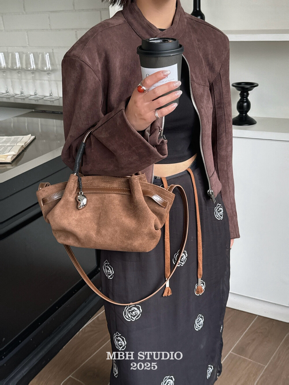 MBH Niche Design Matte Leather Basket Bag Vintage Large Capacity Dumpling Crossbody Handbag with Shoulder Strap - Image 4